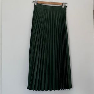 Zara green pleated skirt